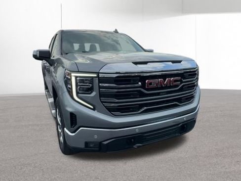 Used 2023 GMC Sierra 1500 SLT w/ SLT Premium Plus Package AWD/4WD image 3