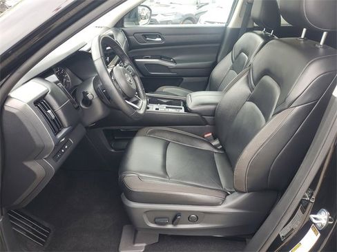 Used 2022 Nissan Pathfinder SL image 21