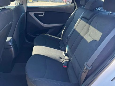 Used 2015 Hyundai Elantra SE w/ Option Group 03 image 16