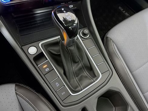 New 2026 Volkswagen Jetta SE FWD image 18