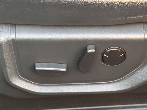 Used 2022 Ford F350 Lariat w/ Black Appearance Package image 11