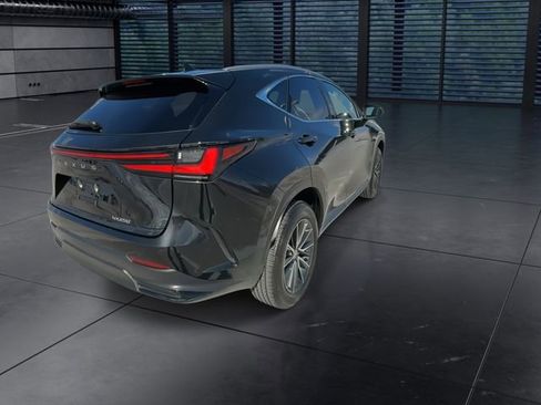 Used 2025 Lexus NX 250 FWD w/ Towing Package (2000 Lbs) image 8