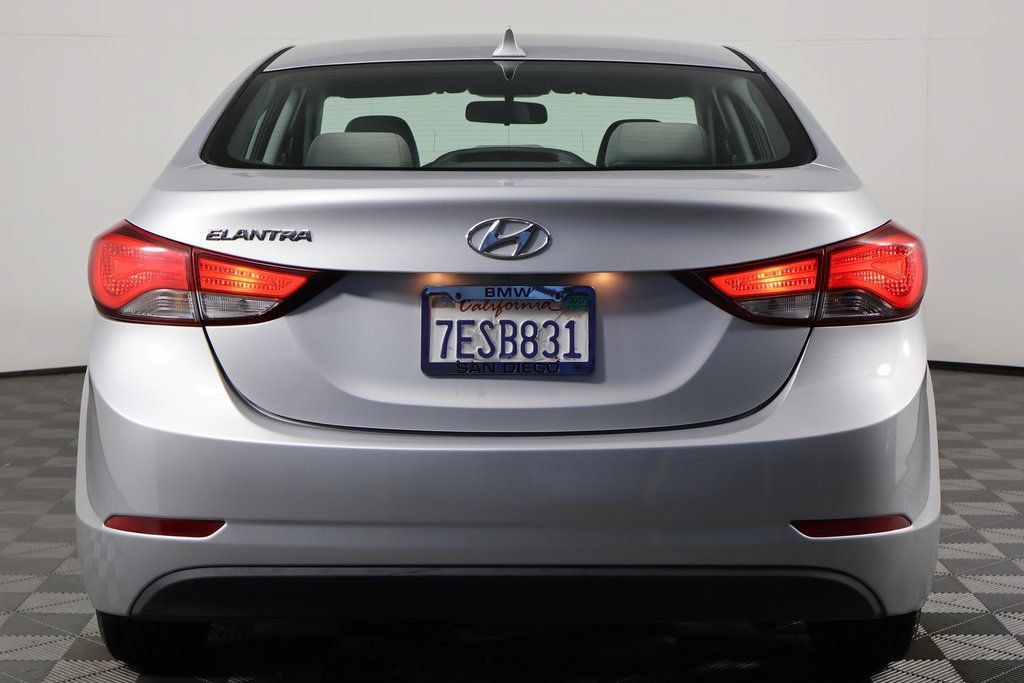 Used 2014 Hyundai Elantra SE FWD image 5