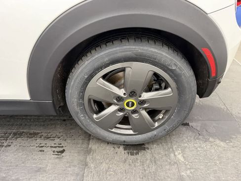 Certified 2024 MINI Cooper SE image 12