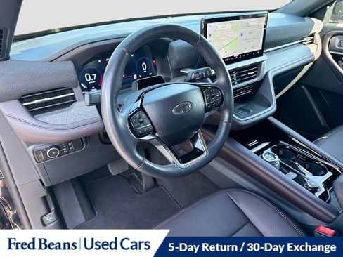 Used 2025 Ford Explorer Platinum w/ LUX Leather Package AWD/4WD image 11