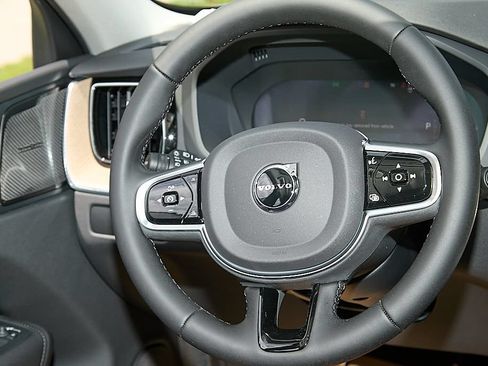 New 2026 Volvo XC60 T8 Plus w/ Climate Package PRO AWD/4WD image 25