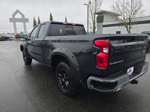 Used 2024 Chevrolet Silverado 1500 LT w/ Z71 Off-Road Package AWD/4WD image 5