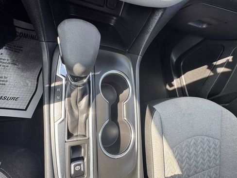 Used 2024 Chevrolet Equinox LS w/ LS Convenience Package image 12