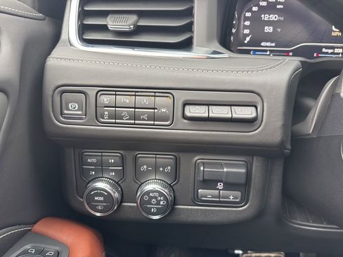 Used 2024 GMC Yukon XL Denali Ultimate w/ LPO, Illumination Package image 24