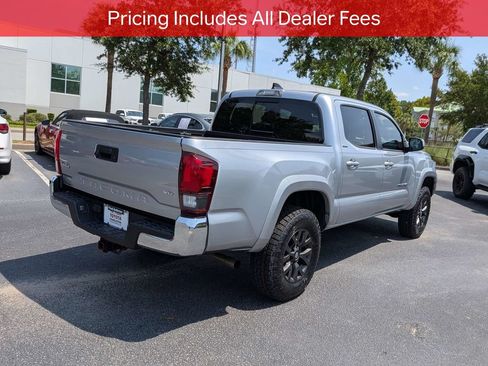 Certified 2022 Toyota Tacoma SR5 AWD/4WD image 5