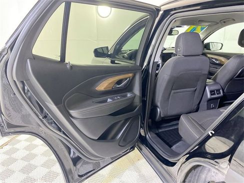 Used 2021 GMC Terrain SLE w/ Driver Convenience Package image 29
