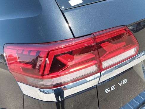 Used 2023 Volkswagen Atlas SE w/ Panoramic Sunroof Package FWD image 38