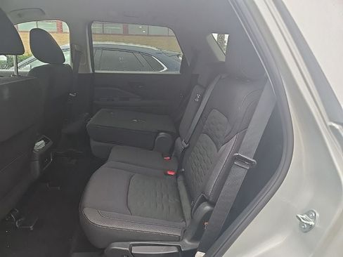 Used 2025 Nissan Pathfinder SV AWD/4WD image 6