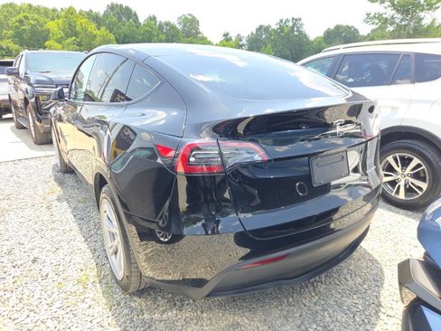 Used 2023 Tesla Model Y Long Range AWD/4WD image 6