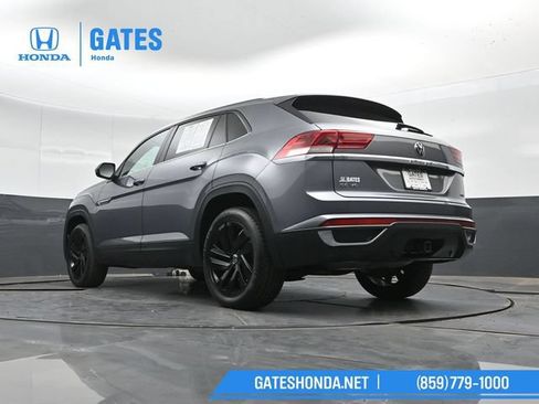 Used 2022 Volkswagen Atlas Cross Sport SE w/ Black Wheel Package AWD/4WD image 42