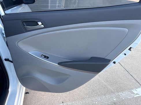 Used 2017 Hyundai Accent SE FWD image 22