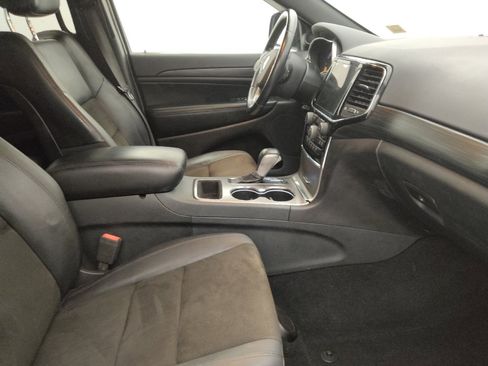 Used 2020 Jeep Grand Cherokee Altitude AWD/4WD image 21