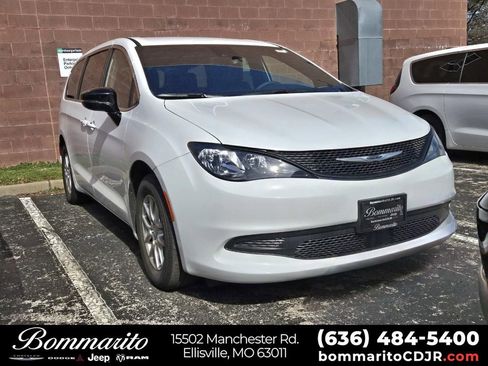 Used 2026 Chrysler Voyager LX image 1