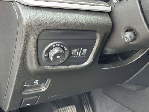 Used 2024 Jeep Grand Cherokee L Limited w/ Luxury Tech Group II AWD/4WD image 10