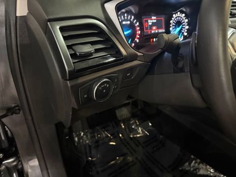 Used 2015 Ford Fusion SE w/ Equipment Group 201A FWD image 13
