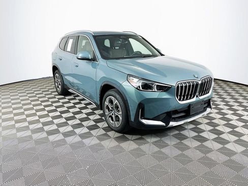 Used 2025 BMW X1 xDrive28i w/ Premium Package AWD/4WD image 2