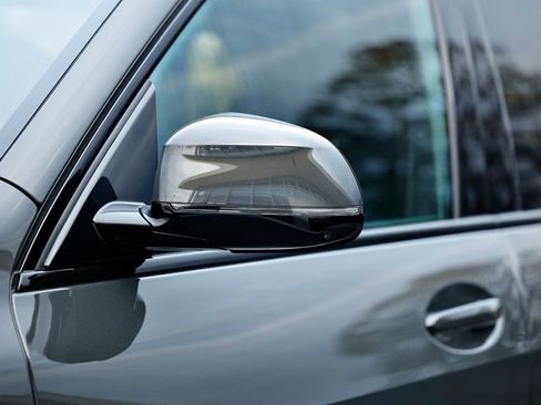 Used 2026 BMW X5 xDrive40i w/ M Sport Package image 10