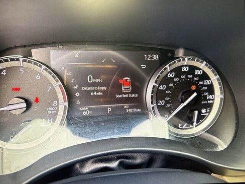 Used 2022 Toyota Highlander XLE image 4