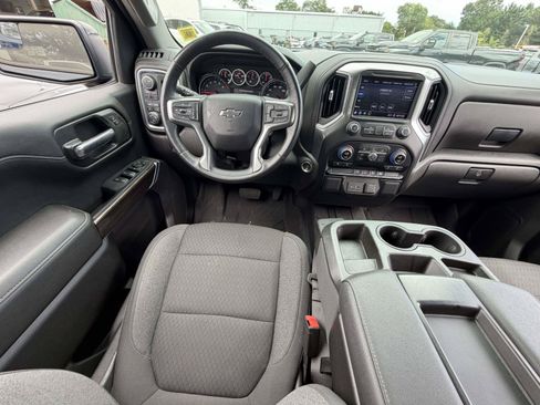 Certified 2022 Chevrolet Silverado 1500 RST w/ LPO, Blackout Package AWD/4WD image 13