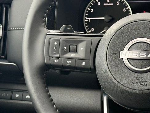 New 2025 Nissan Pathfinder SL image 24