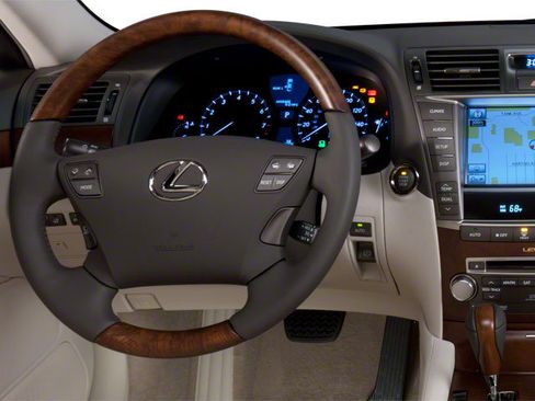 Used 2010 Lexus LS 460 RWD image 6