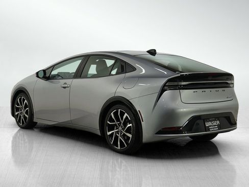 Used 2025 Toyota Prius Plug-In Hybrid image 5