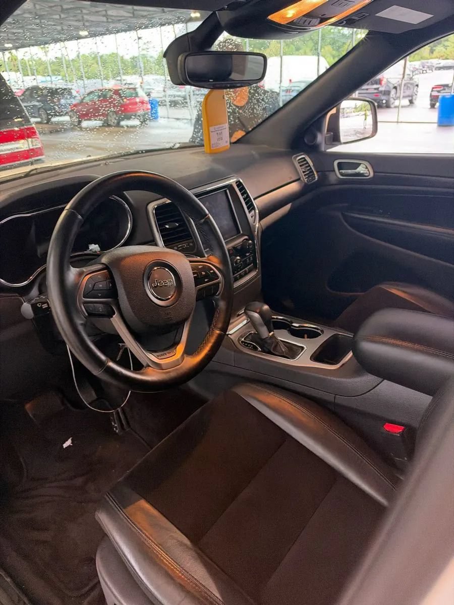 Used 2018 Jeep Grand Cherokee Altitude RWD image 6