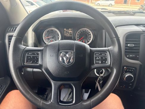 Used 2019 RAM 1500 Express w/ Express Value Package AWD/4WD image 28