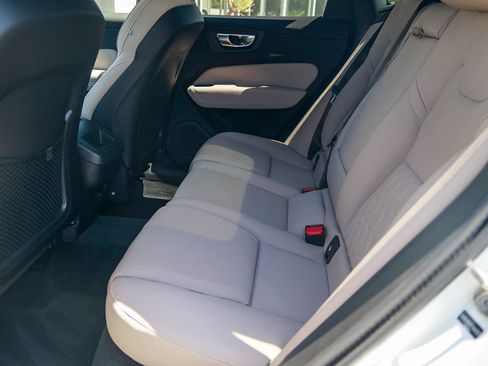 Certified 2026 Volvo XC60 B5 Plus w/ Climate Package PRO AWD/4WD image 20