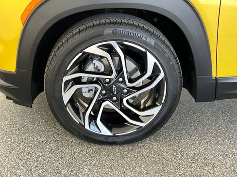 Used 2025 Chevrolet TrailBlazer RS w/ Convenience Package FWD image 28