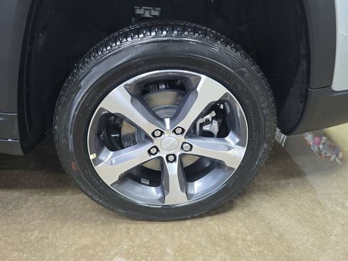 New 2026 Jeep Grand Cherokee L Limited AWD/4WD image 34