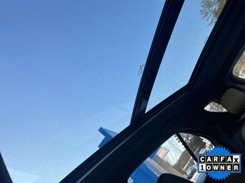 Used 2023 Chevrolet Equinox Premier image 16