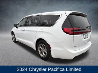 Used 2024 Chrysler Pacifica Limited video 3