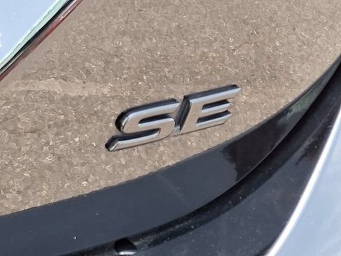Used 2020 Toyota Camry SE FWD image 29