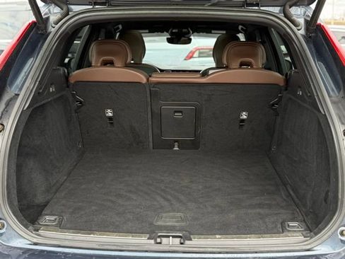 Used 2023 Volvo XC60 B5 Plus AWD/4WD image 33