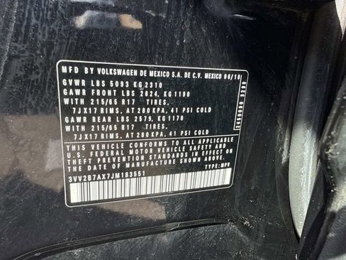 Used 2018 Volkswagen Tiguan SE AWD/4WD image 29