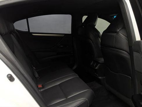 Used 2022 Lexus ES 300h F Sport FWD image 18