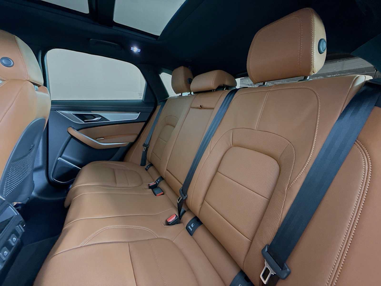 New 2025 Jaguar F-PACE R-Dynamic S AWD/4WD image 22