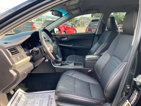 Used 2015 Toyota Camry SE FWD image 9