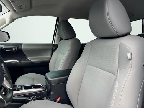 Used 2019 Toyota Tacoma SR5 image 36