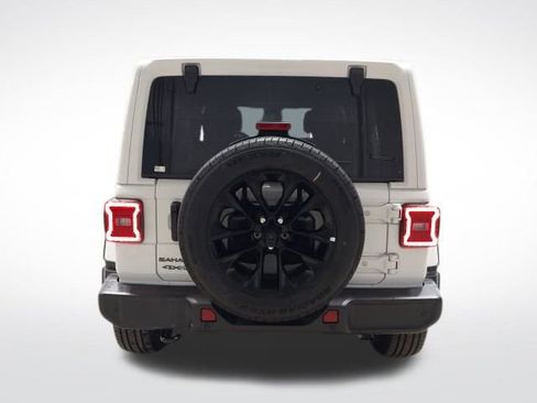Used 2025 Jeep Wrangler Unlimited Sahara w/ Safety Group image 26