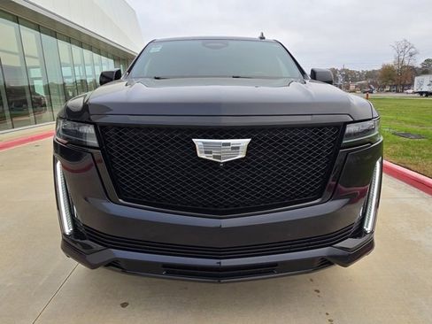 Used 2023 Cadillac Escalade Sport w/ LPO, ONYX Package image 8