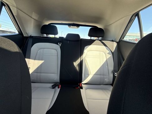 Used 2023 Hyundai Venue SEL FWD image 24