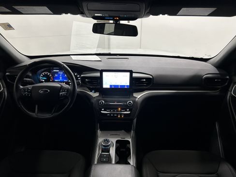 Used 2020 Ford Explorer XLT AWD/4WD image 13