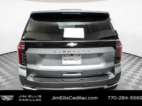 Used 2025 Chevrolet Suburban LT image 29